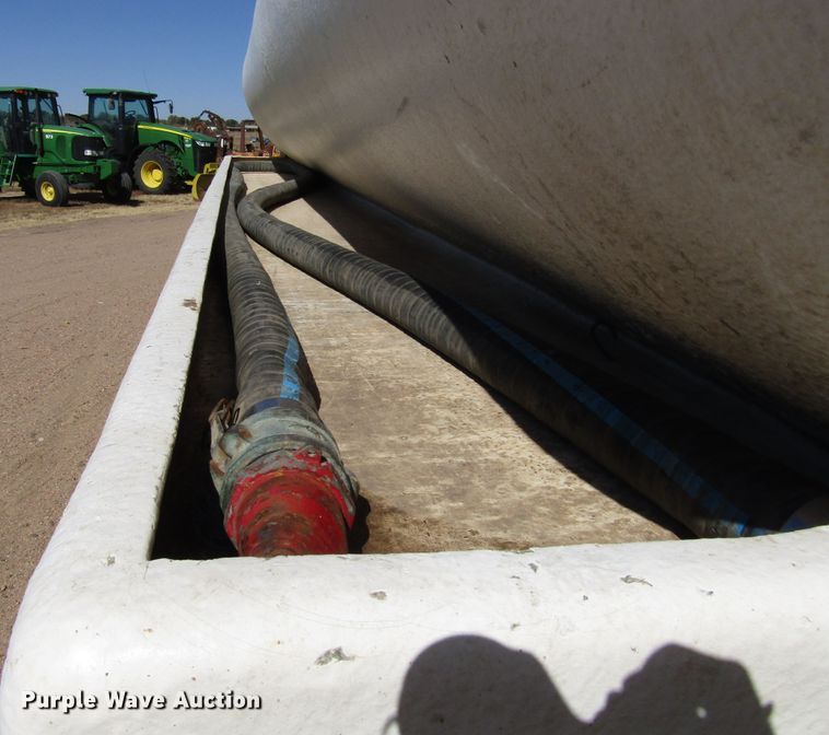 image for item DG0261 2008 Chevrolet C7500 tank truck