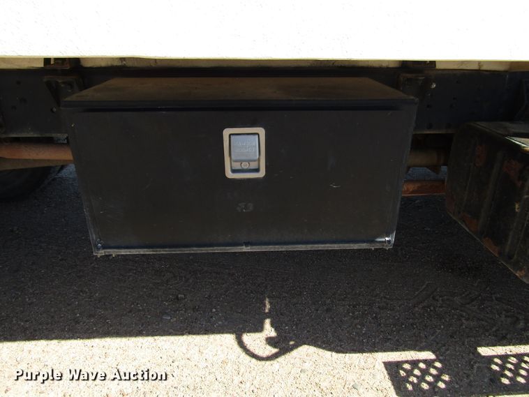 image for item DG0261 2008 Chevrolet C7500 tank truck