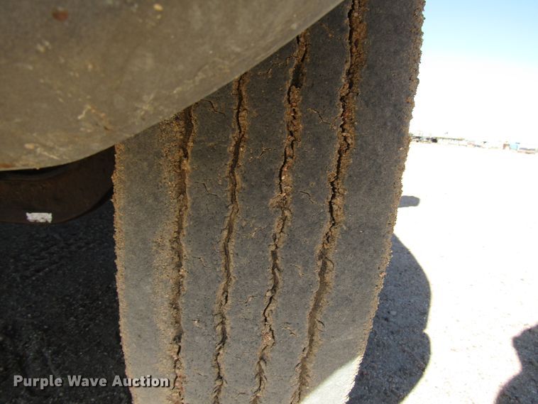 image for item DG0261 2008 Chevrolet C7500 tank truck