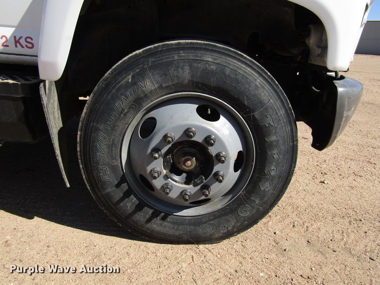 image for item DG0261 2008 Chevrolet C7500 tank truck