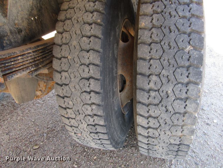 image for item DG0261 2008 Chevrolet C7500 tank truck