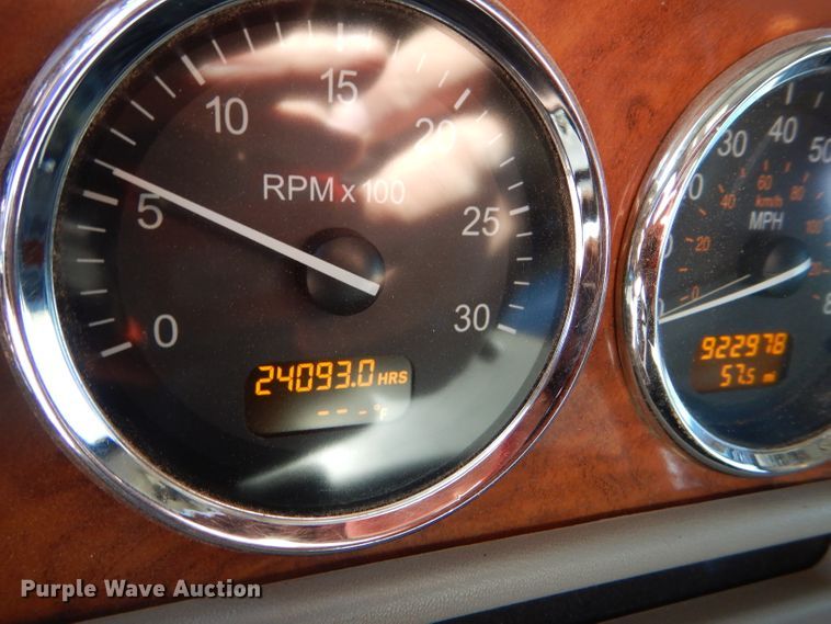 image for item DG0262 2007 Peterbilt 379 semi truck