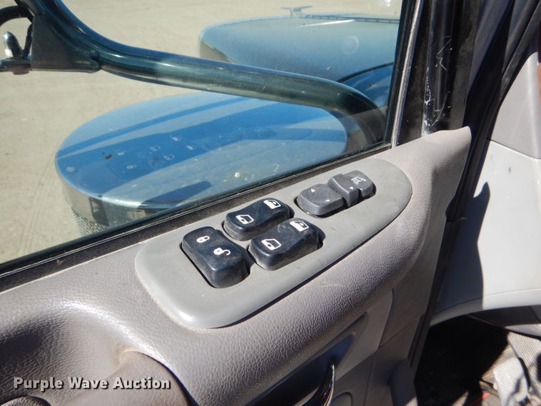 image for item DG0262 2007 Peterbilt 379 semi truck