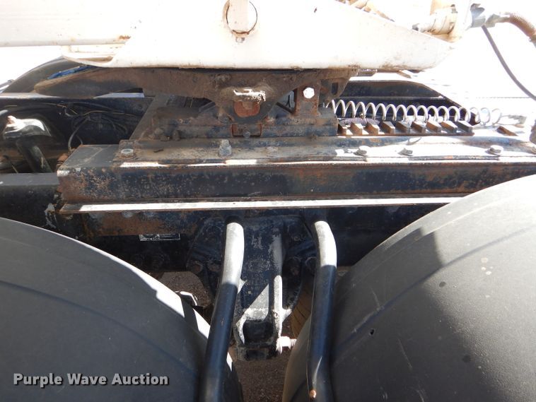 image for item DG0262 2007 Peterbilt 379 semi truck