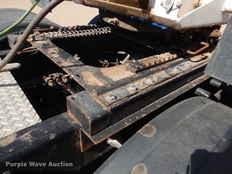 image for item DG0262 2007 Peterbilt 379 semi truck