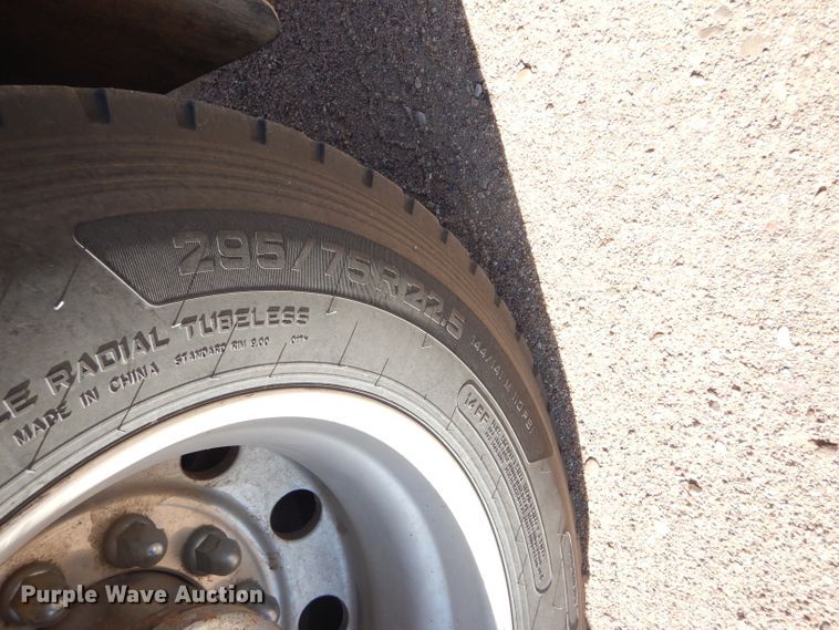 image for item DG0262 2007 Peterbilt 379 semi truck