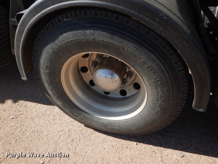 image for item DG0262 2007 Peterbilt 379 semi truck