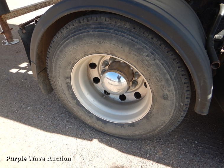 image for item DG0262 2007 Peterbilt 379 semi truck