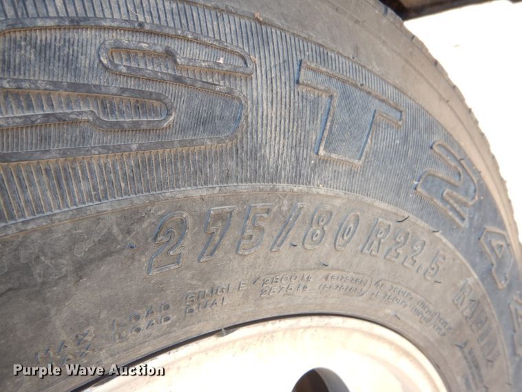 image for item DG0262 2007 Peterbilt 379 semi truck