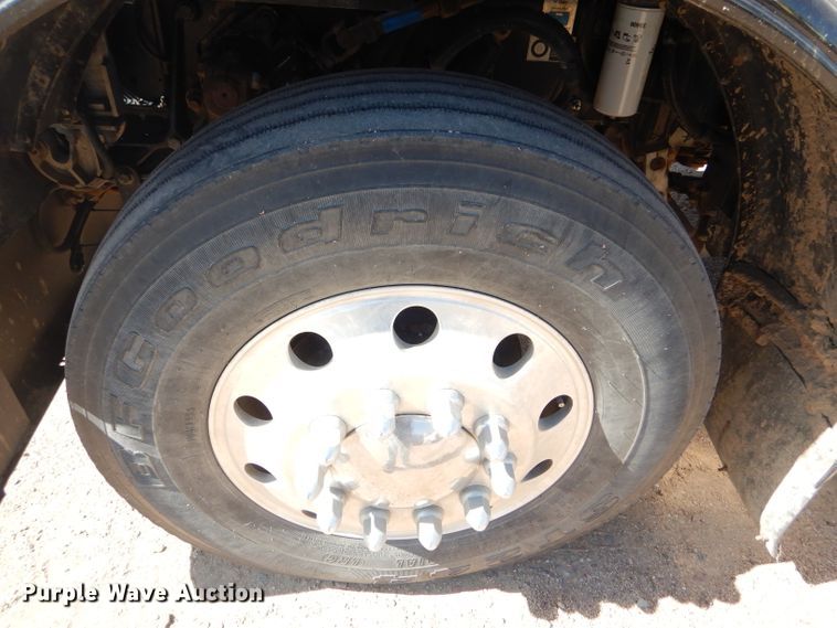 image for item DG0262 2007 Peterbilt 379 semi truck