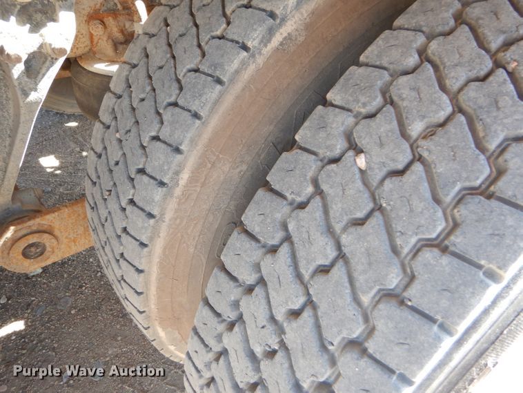 image for item DG0262 2007 Peterbilt 379 semi truck