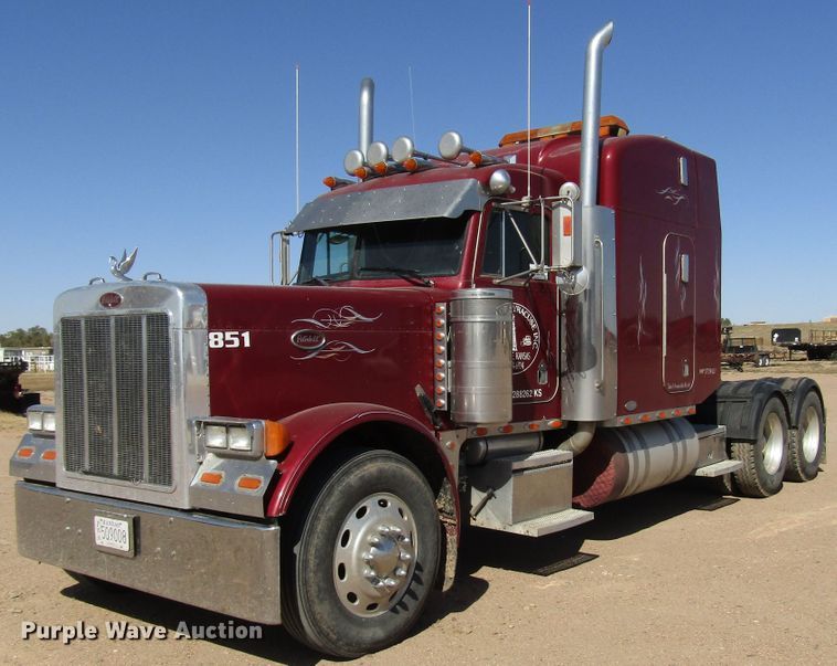 image for item DG0263 2003 Peterbilt 379 semi truck