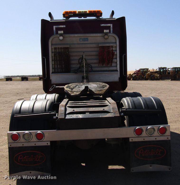 image for item DG0263 2003 Peterbilt 379 semi truck