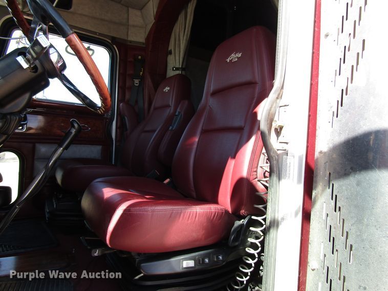 image for item DG0263 2003 Peterbilt 379 semi truck