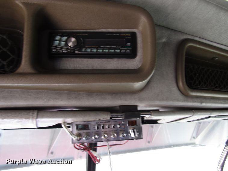 image for item DG0263 2003 Peterbilt 379 semi truck