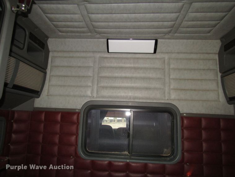 image for item DG0263 2003 Peterbilt 379 semi truck