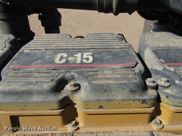 image for item DG0263 2003 Peterbilt 379 semi truck