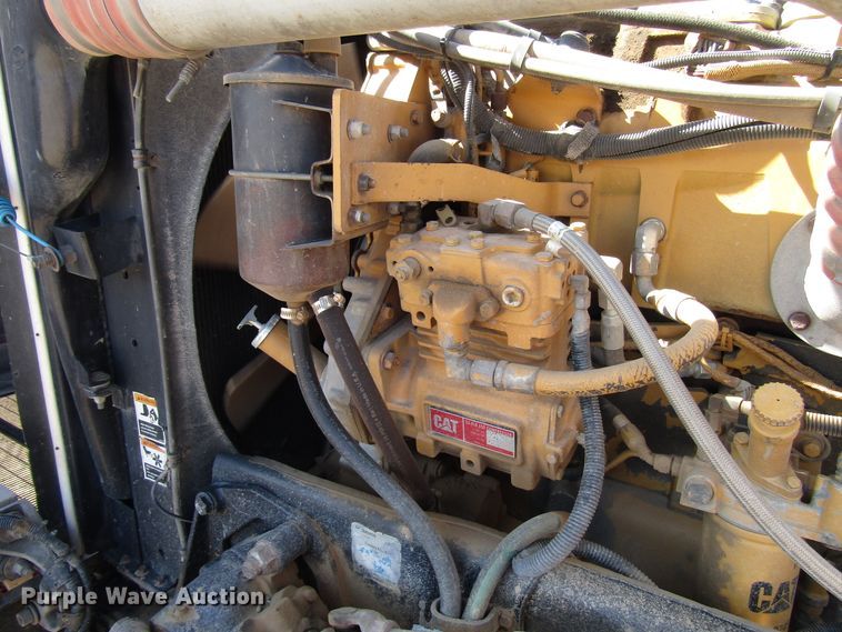 image for item DG0263 2003 Peterbilt 379 semi truck