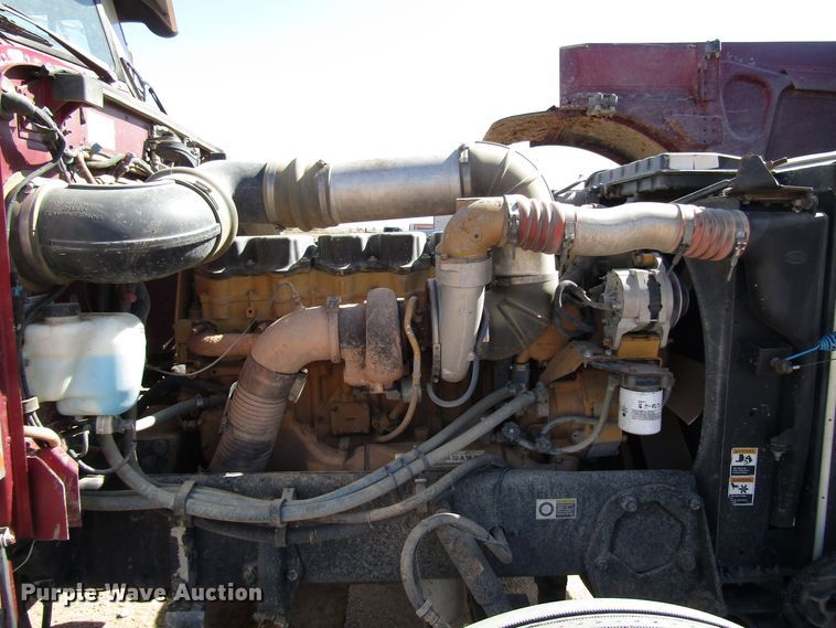 image for item DG0263 2003 Peterbilt 379 semi truck