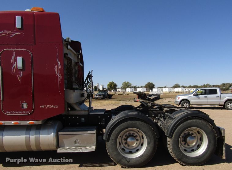 image for item DG0263 2003 Peterbilt 379 semi truck