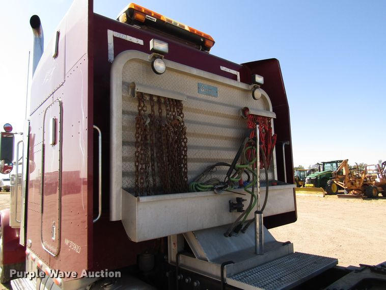 image for item DG0263 2003 Peterbilt 379 semi truck