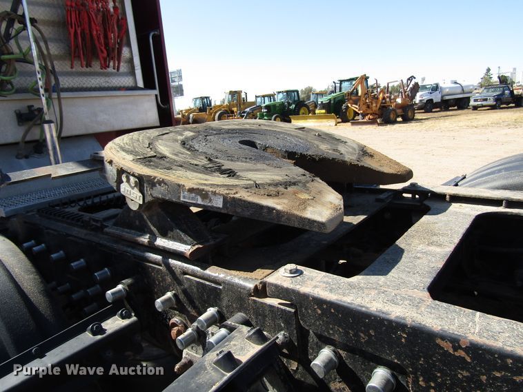 image for item DG0263 2003 Peterbilt 379 semi truck