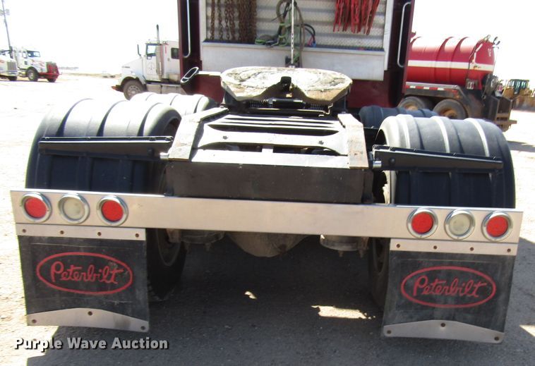 image for item DG0263 2003 Peterbilt 379 semi truck