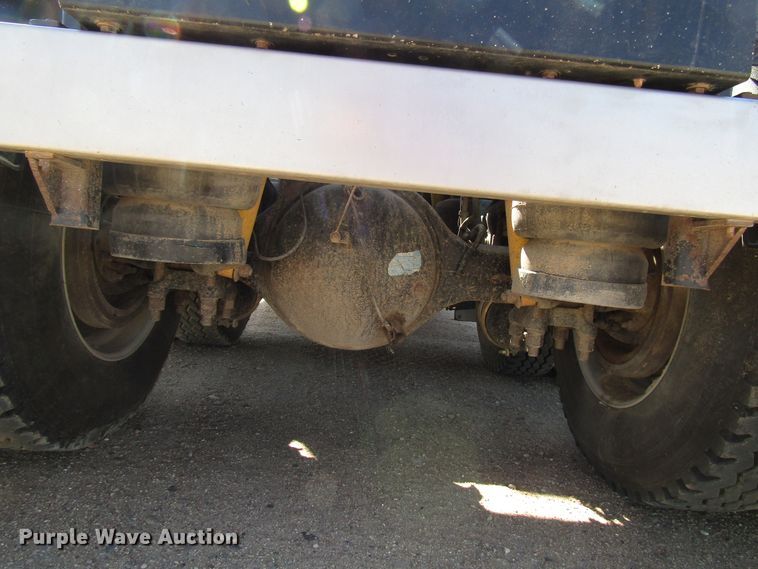 image for item DG0263 2003 Peterbilt 379 semi truck