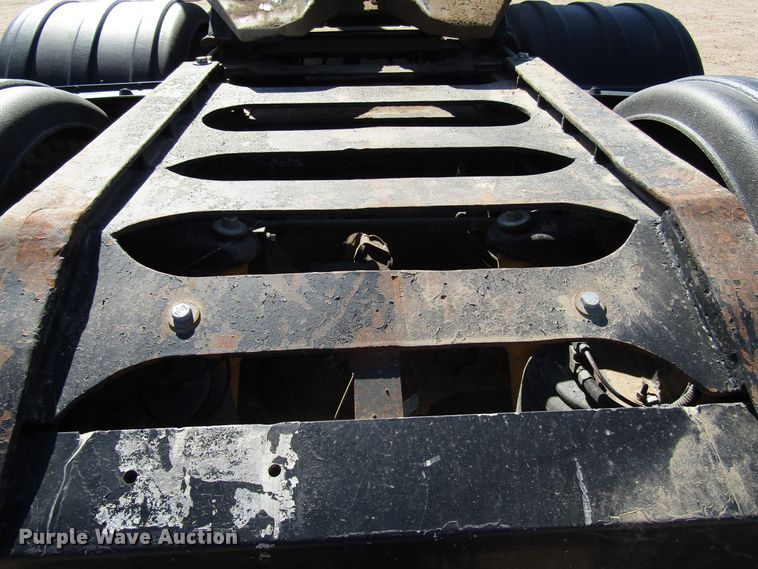 image for item DG0263 2003 Peterbilt 379 semi truck