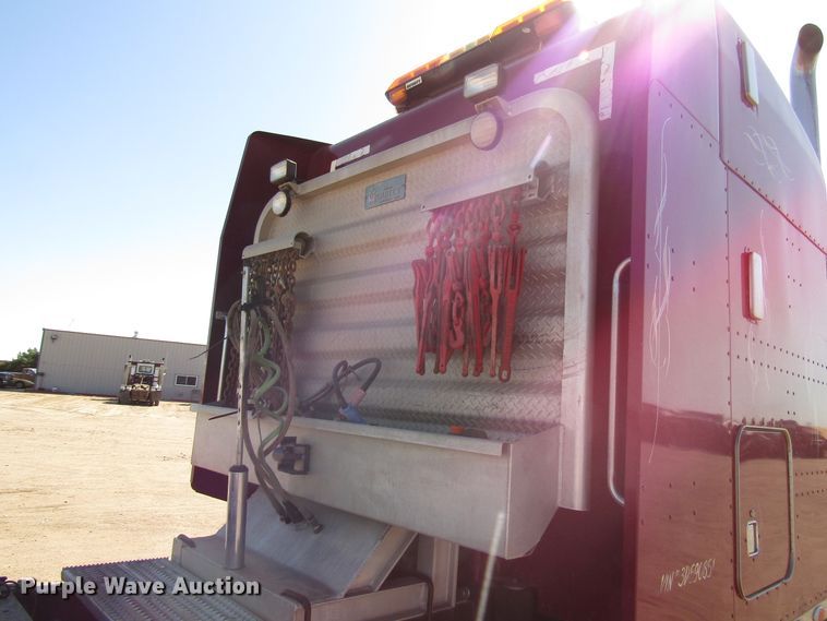 image for item DG0263 2003 Peterbilt 379 semi truck