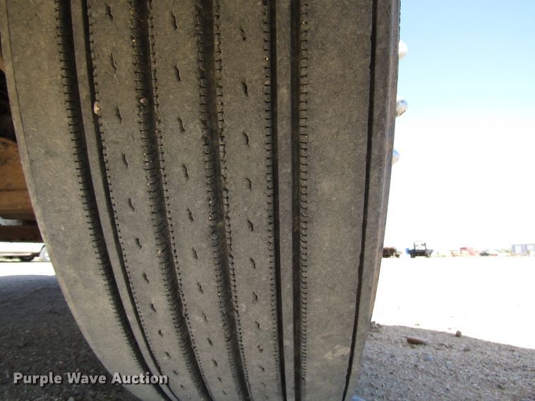 image for item DG0263 2003 Peterbilt 379 semi truck