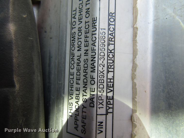 image for item DG0263 2003 Peterbilt 379 semi truck