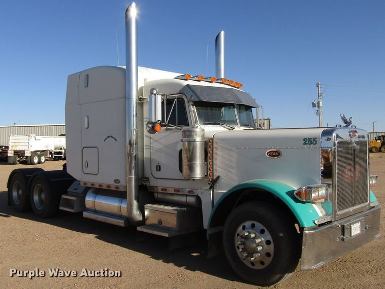 image for item DG0264 2004 Peterbilt 379 semi truck