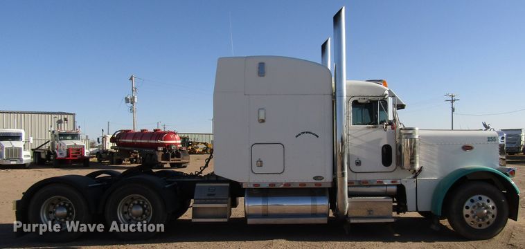 image for item DG0264 2004 Peterbilt 379 semi truck