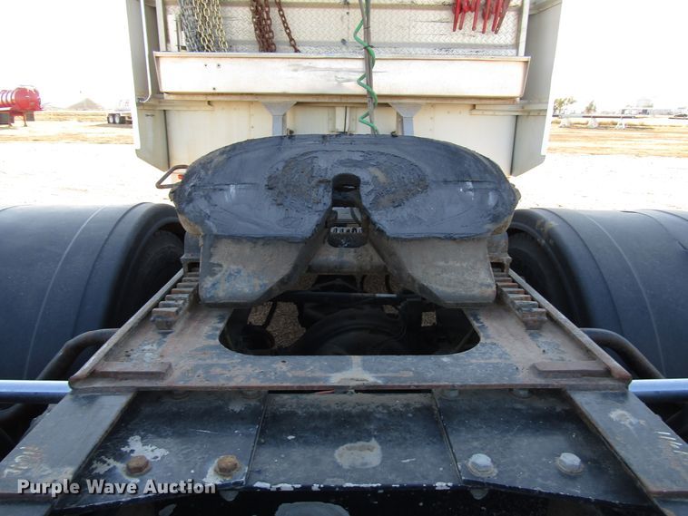 image for item DG0264 2004 Peterbilt 379 semi truck