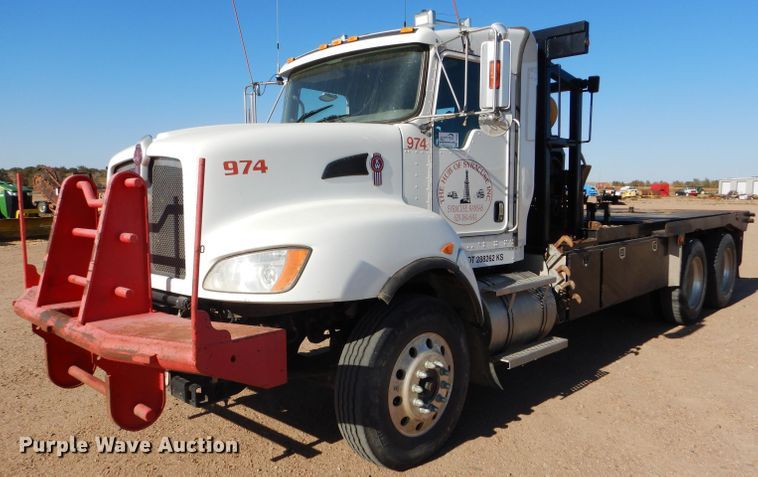 image for item DG0265 2010 Kenworth T400 flatbed truck