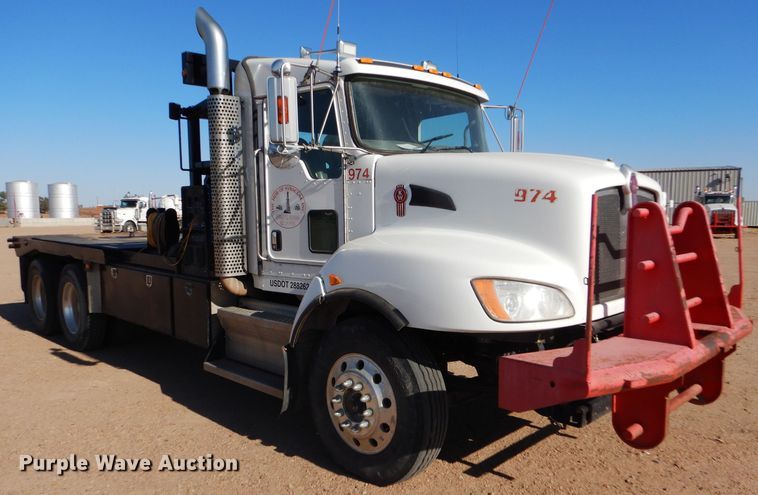 image for item DG0265 2010 Kenworth T400 flatbed truck