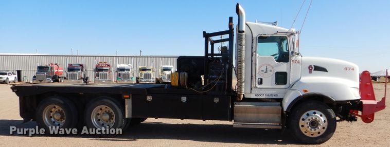 image for item DG0265 2010 Kenworth T400 flatbed truck