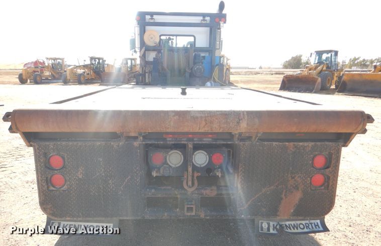 image for item DG0265 2010 Kenworth T400 flatbed truck