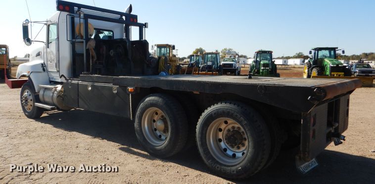 image for item DG0265 2010 Kenworth T400 flatbed truck