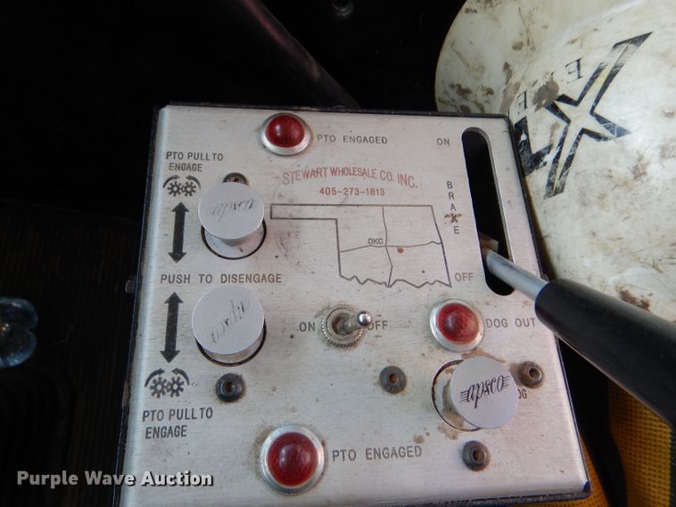 image for item DG0265 2010 Kenworth T400 flatbed truck