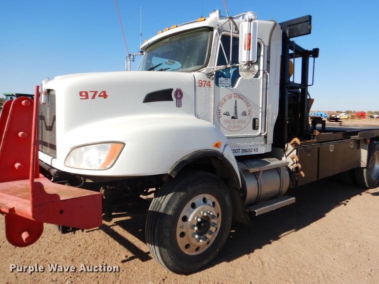 image for item DG0265 2010 Kenworth T400 flatbed truck