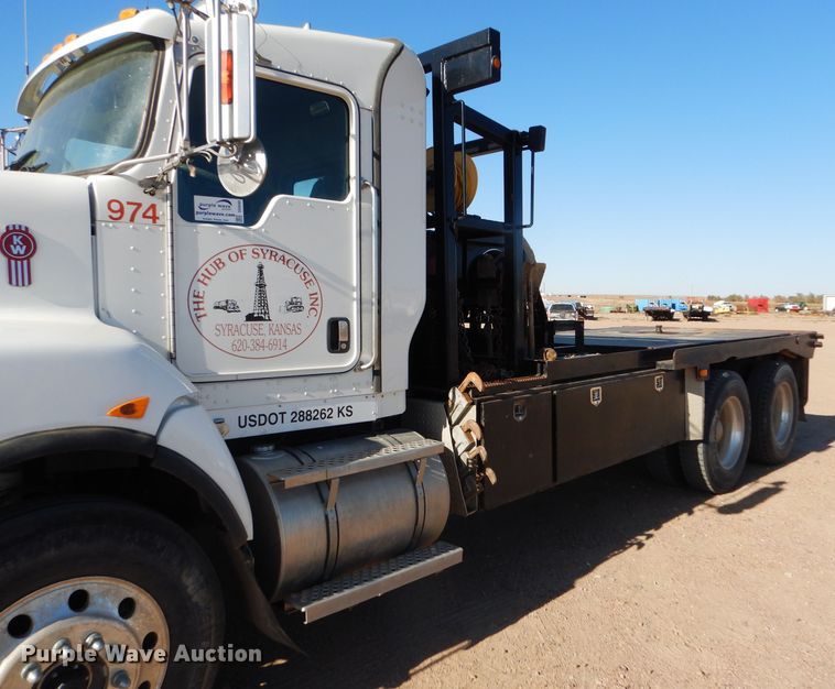 image for item DG0265 2010 Kenworth T400 flatbed truck