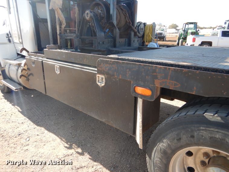 image for item DG0265 2010 Kenworth T400 flatbed truck