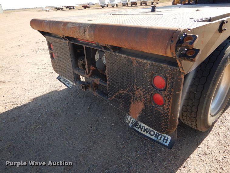 image for item DG0265 2010 Kenworth T400 flatbed truck