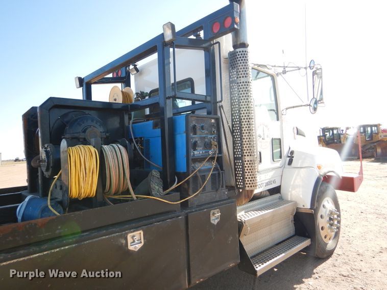 image for item DG0265 2010 Kenworth T400 flatbed truck