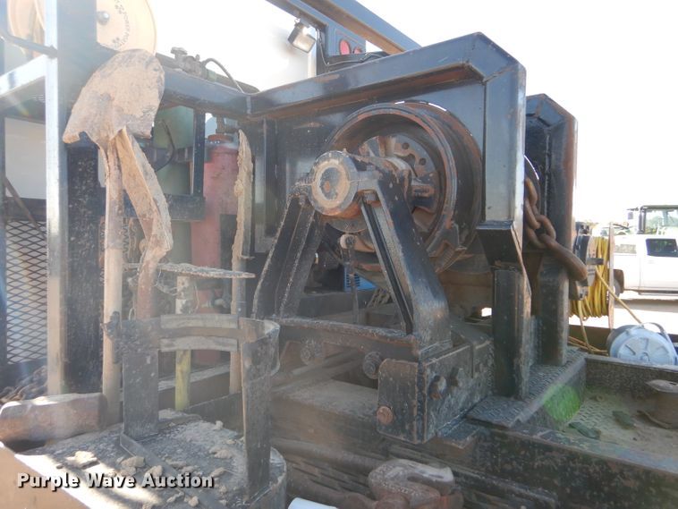 image for item DG0265 2010 Kenworth T400 flatbed truck