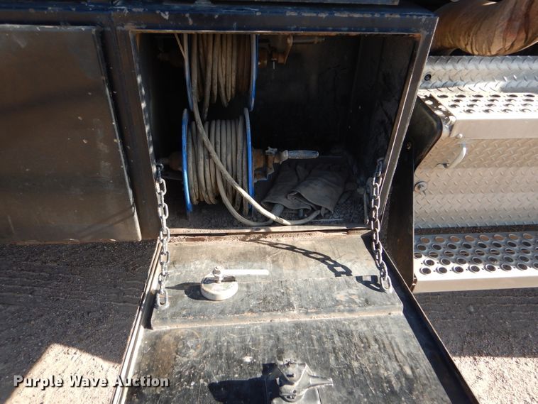 image for item DG0265 2010 Kenworth T400 flatbed truck