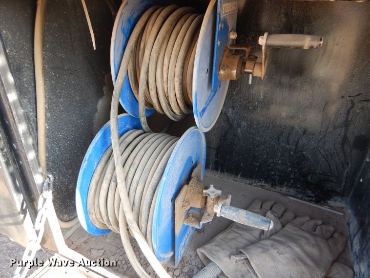 image for item DG0265 2010 Kenworth T400 flatbed truck