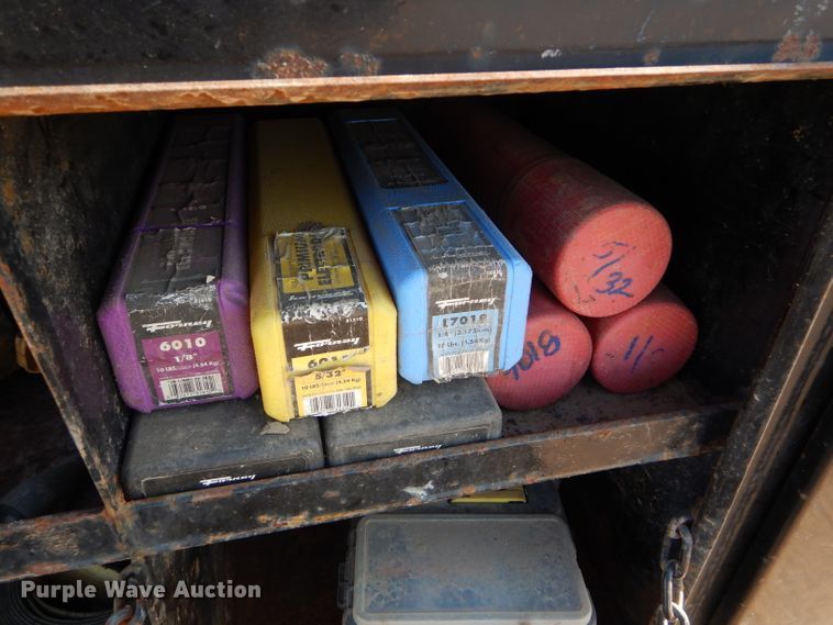 image for item DG0265 2010 Kenworth T400 flatbed truck